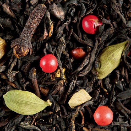 Anichaï : Thé noir aromatisé selon une recette indienne. Épices indiennes rehaussées de morceaux de gingembre, clous de girofle, baies rouges et cardamome.