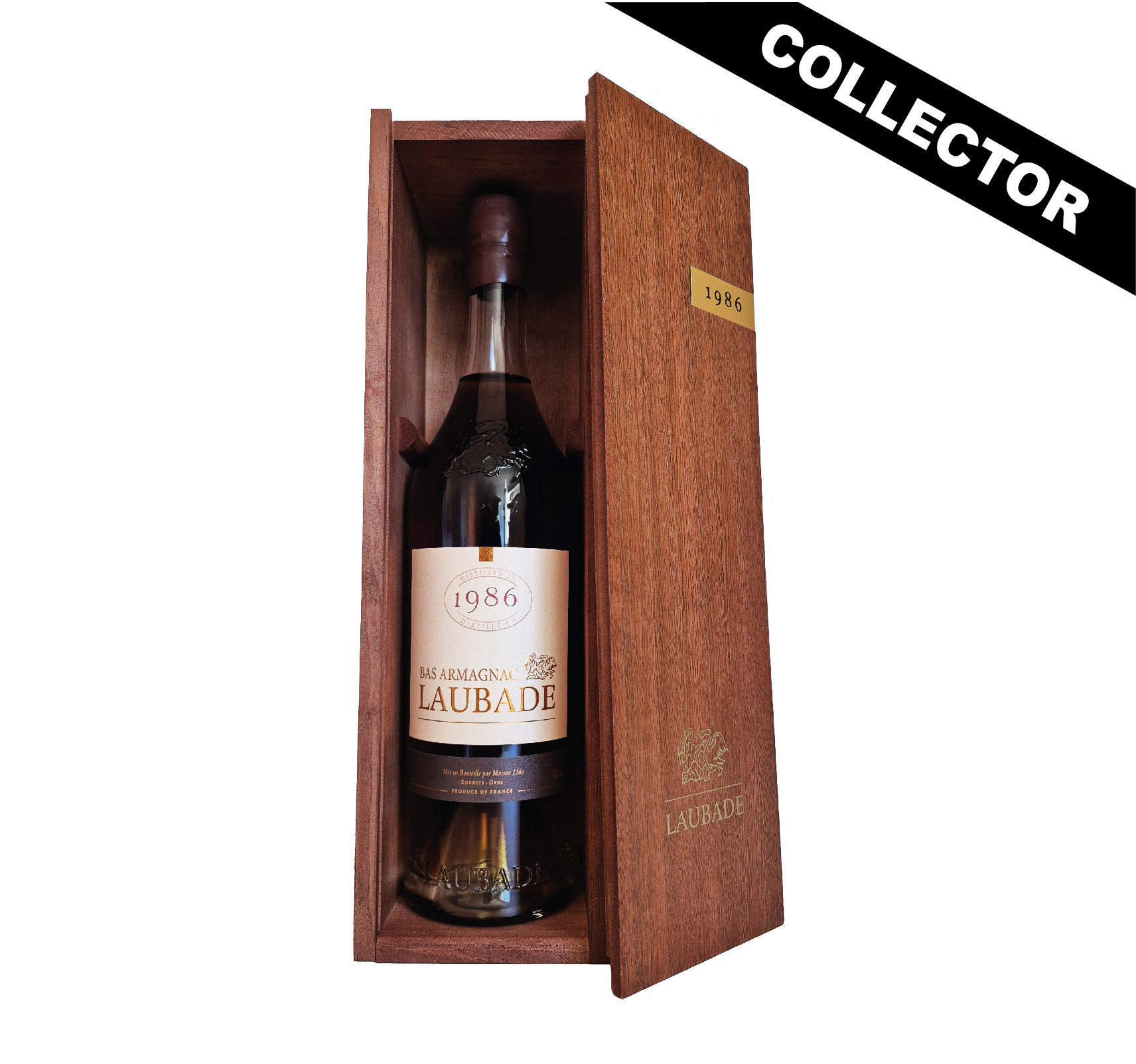 Millésime rare, distillé cépage par cépage (Baco, Colombard, Ugni Blanc) et élevé longuement en fûts de chêne gascon façonnés au domaine.