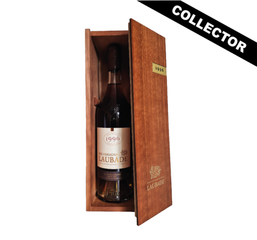 Le Bas Armagnac 1996 du Château de Laubade offre un profil élégant et aromatique, marqué par les fruits secs, la vanille, le bois noble et les épices douces.