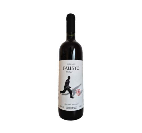Pizzato Fausto Tannat est un vin rouge du Brésil avec un bel équilibre. Il accompagnera viandes grillés, rôti de porc, spaghettis, risottos ...
