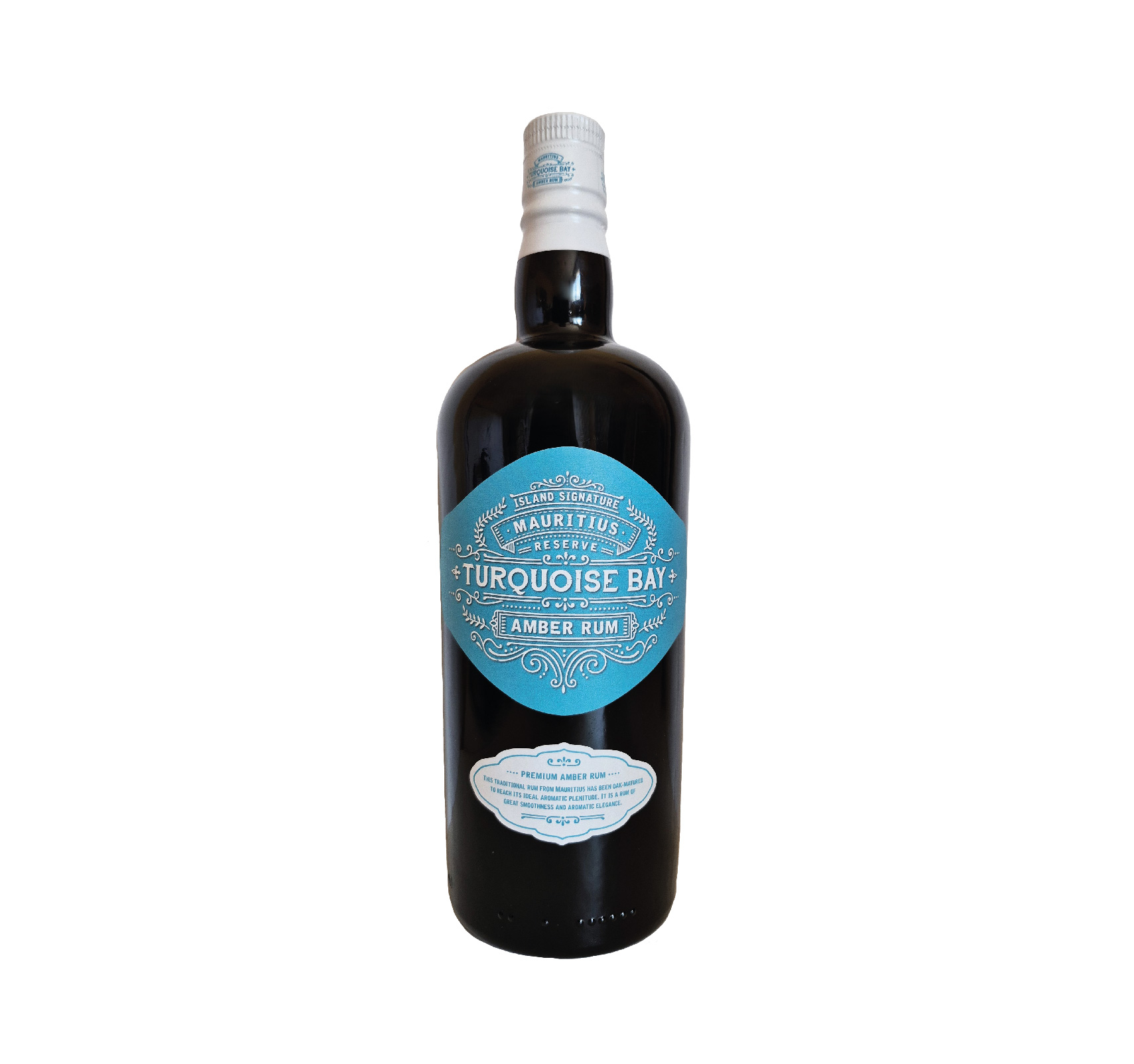 Turquoise Bay est un rhum mauricien ambré, il offre un profil gourmand, boisé et épicé, avec une finale longue et chaleureuse.