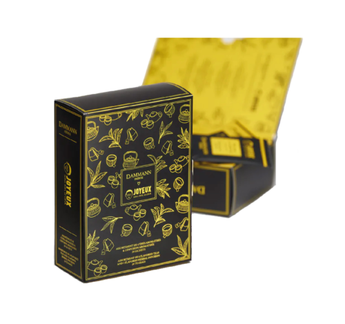 Un coffret élégant signé Dammann Frères et Café Joyeux, où chaque tasse célèbre le goût, le partage et le sourire.